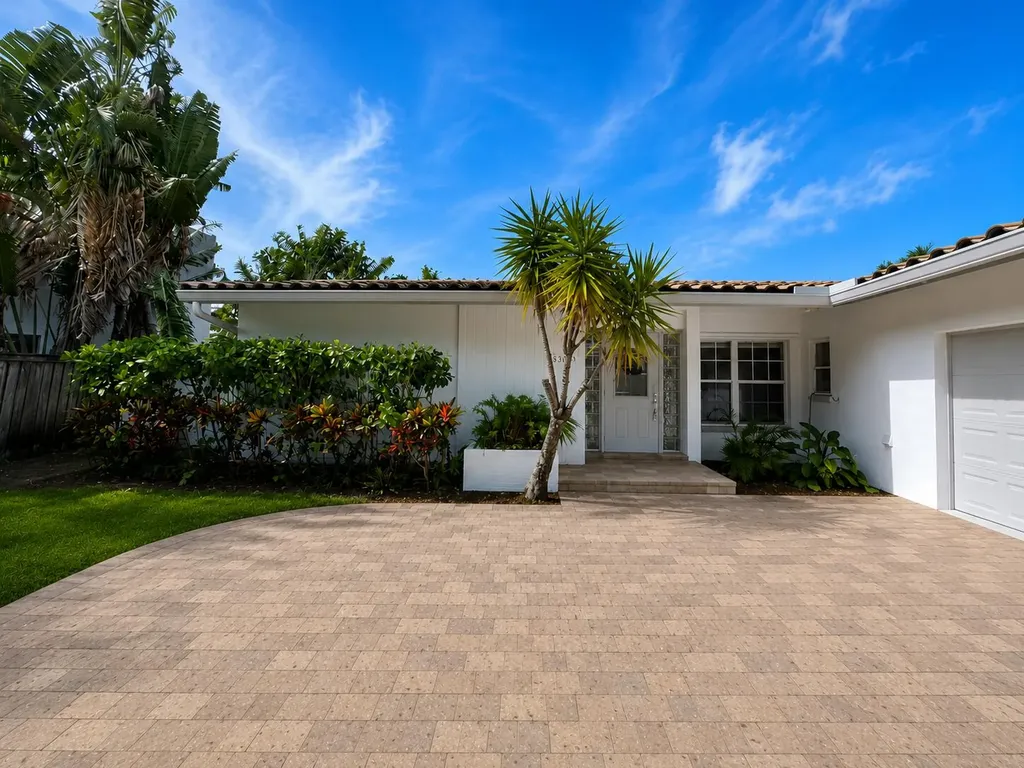 3230 Aqua Vista Drive Pompano Beach FL 33062