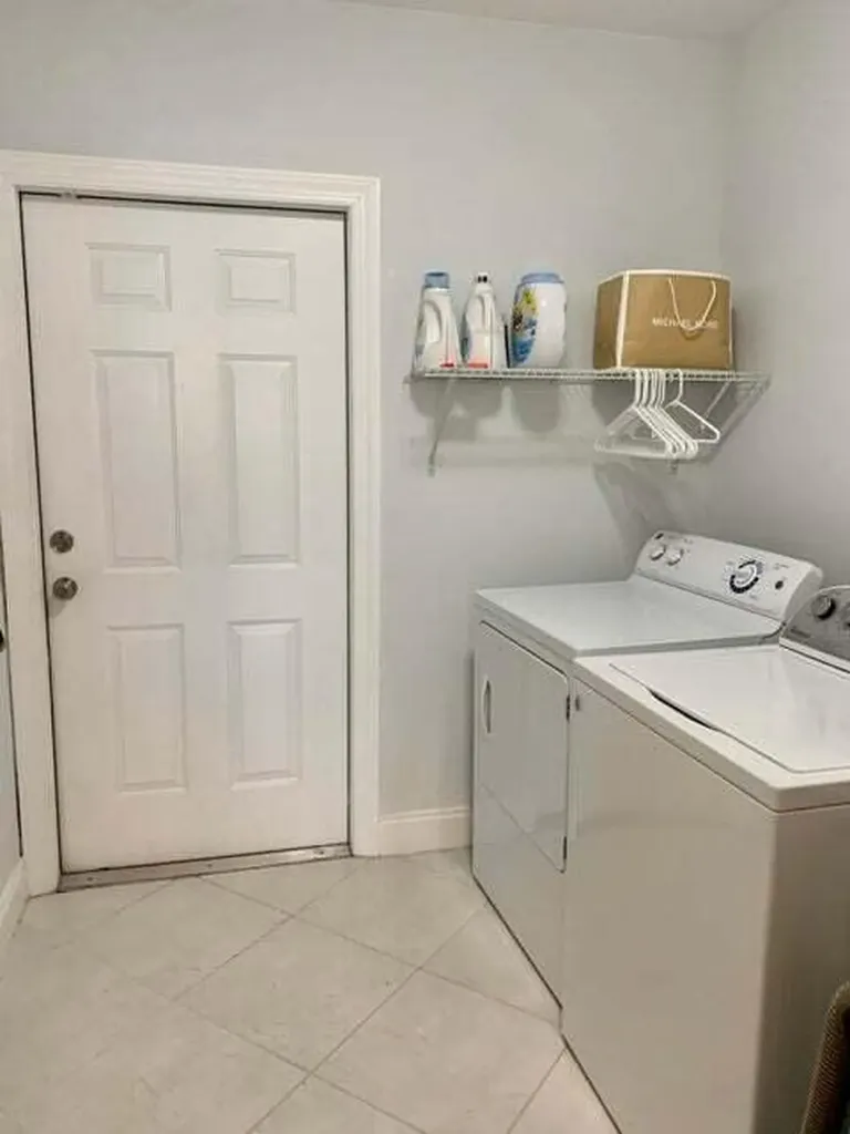 3230 Aqua Vista Drive Pompano Beach FL 33062