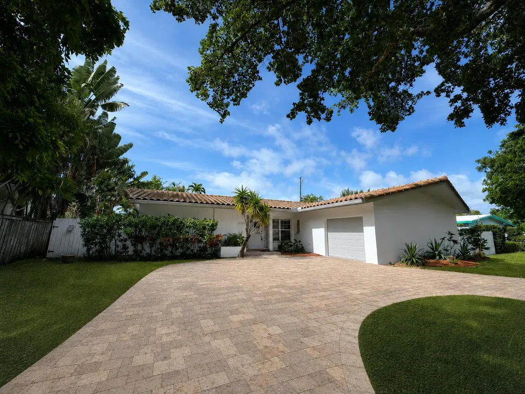 3230 Aqua Vista Drive Pompano Beach FL 33062
