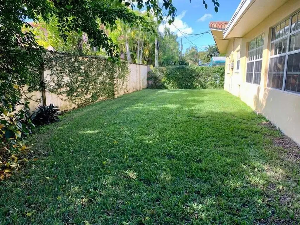 3230 Aqua Vista Drive Pompano Beach FL 33062