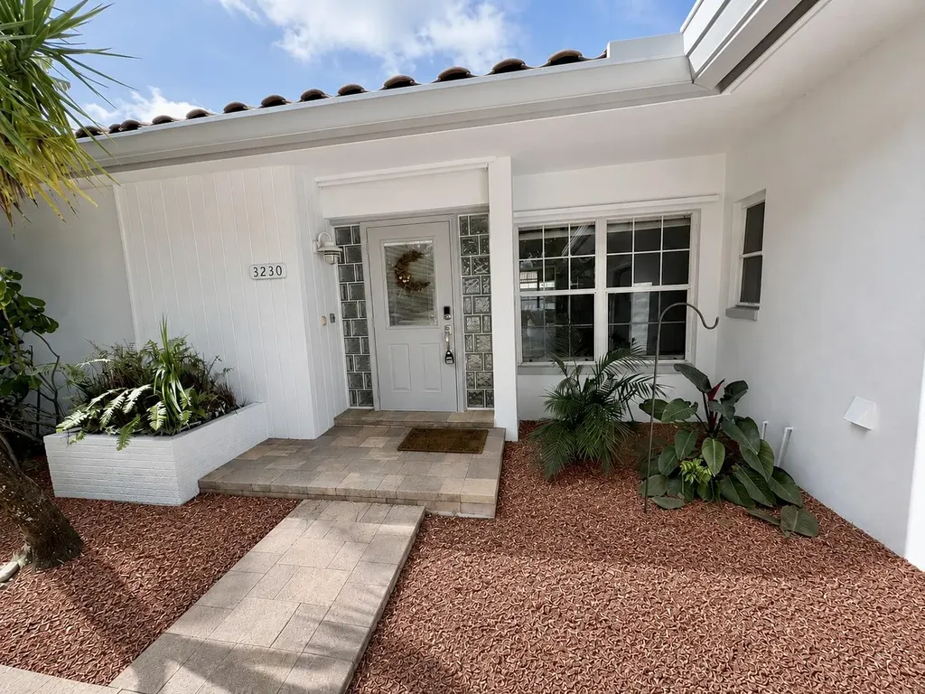 3230 Aqua Vista Drive Pompano Beach FL 33062