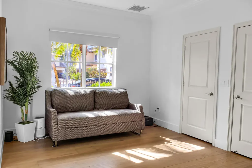 78 NW Hawthorne Place Boca Raton FL 33432