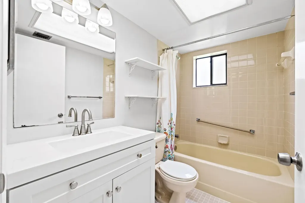 5310 Las Verdes Circle Delray Beach FL 33484