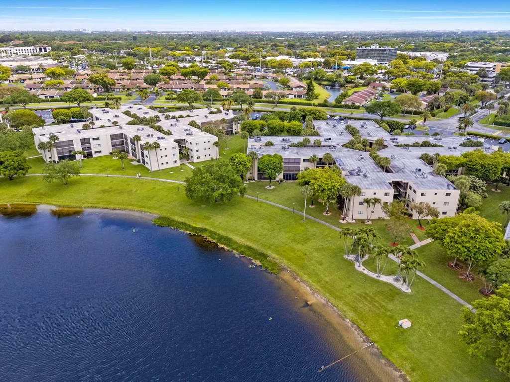5310 Las Verdes Circle Delray Beach FL 33484
