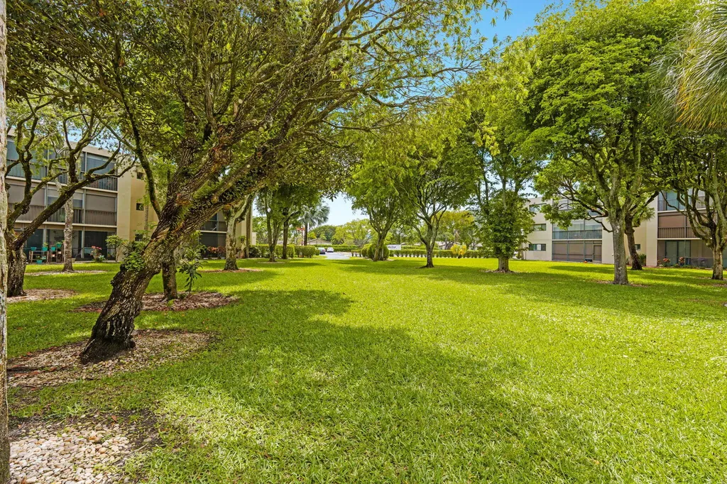 5310 Las Verdes Circle Delray Beach FL 33484