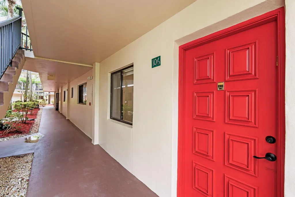 5310 Las Verdes Circle Delray Beach FL 33484