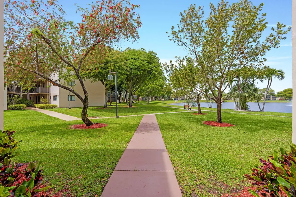 5310 Las Verdes Circle Delray Beach FL 33484