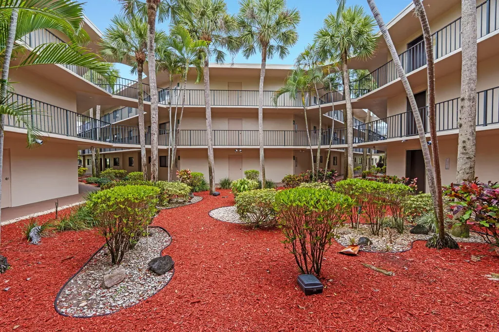 5310 Las Verdes Circle Delray Beach FL 33484