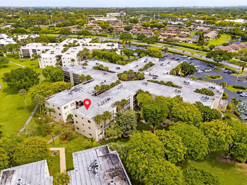 5310 Las Verdes Circle Delray Beach FL 33484