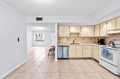 5310 Las Verdes Circle Delray Beach FL 33484