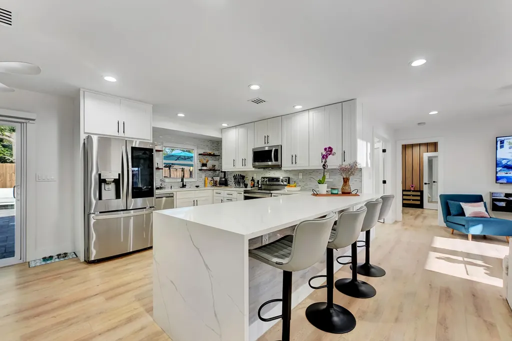 707 W Boulevard Chatelaine Delray Beach FL 33445
