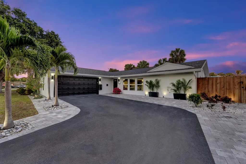 707 W Boulevard Chatelaine Delray Beach FL 33445