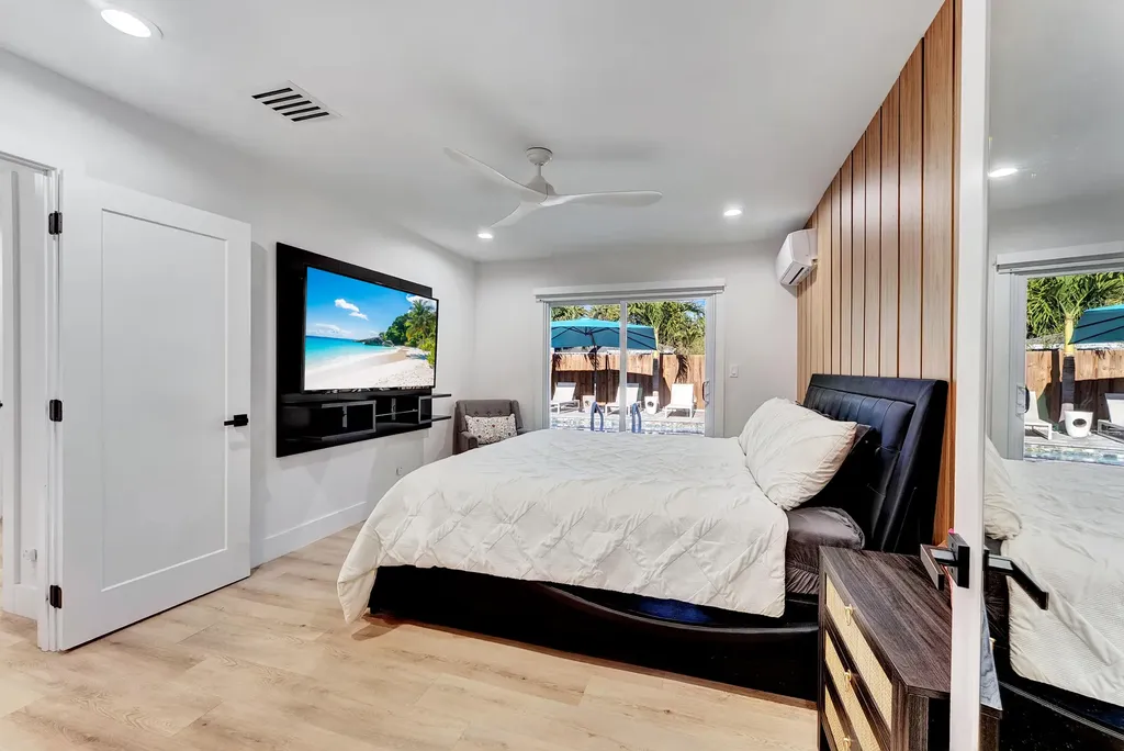 707 W Boulevard Chatelaine Delray Beach FL 33445