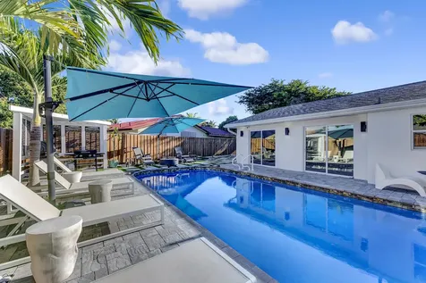 707 W Boulevard Chatelaine Delray Beach FL 33445