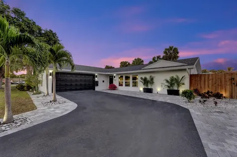 707 W Boulevard Chatelaine Delray Beach FL 33445