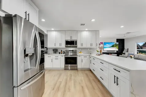 707 W Boulevard Chatelaine Delray Beach FL 33445