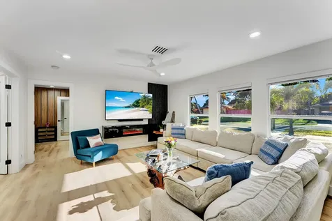 707 W Boulevard Chatelaine Delray Beach FL 33445