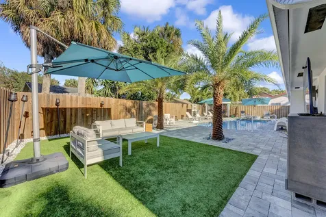 707 W Boulevard Chatelaine Delray Beach FL 33445