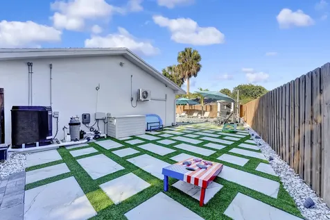 707 W Boulevard Chatelaine Delray Beach FL 33445