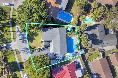 707 W Boulevard Chatelaine Delray Beach FL 33445