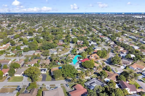 707 W Boulevard Chatelaine Delray Beach FL 33445