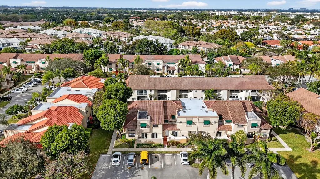6671 Via Regina Boca Raton FL 33433