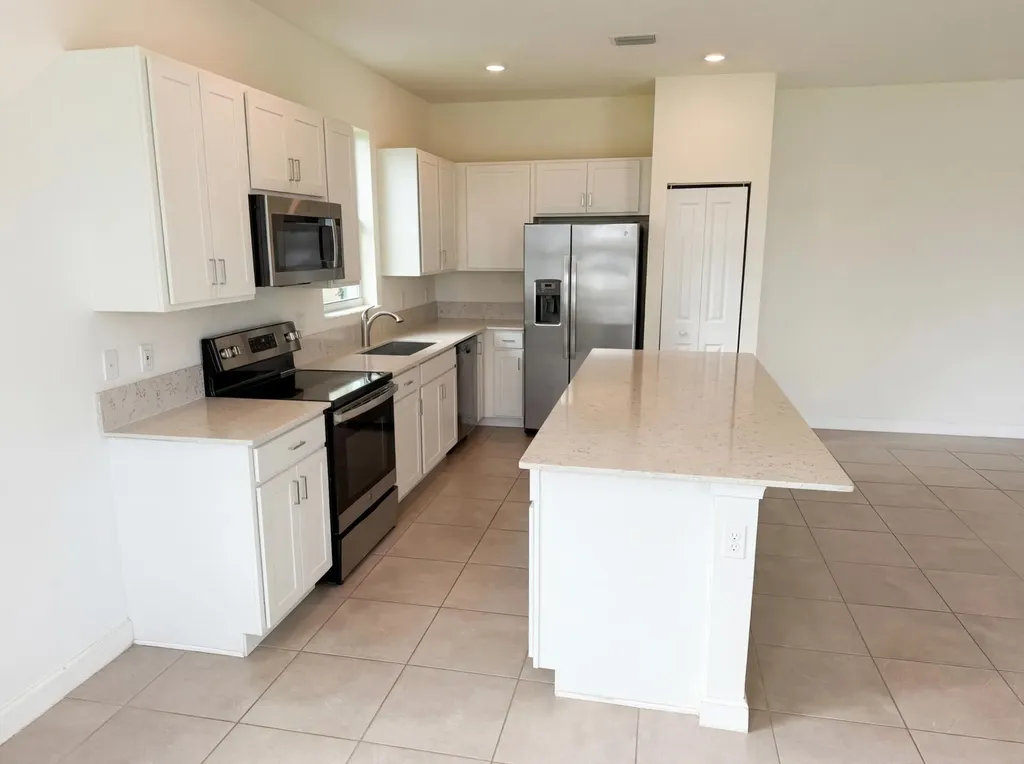 12473 NW Lynch Lane Port St Lucie FL 34987