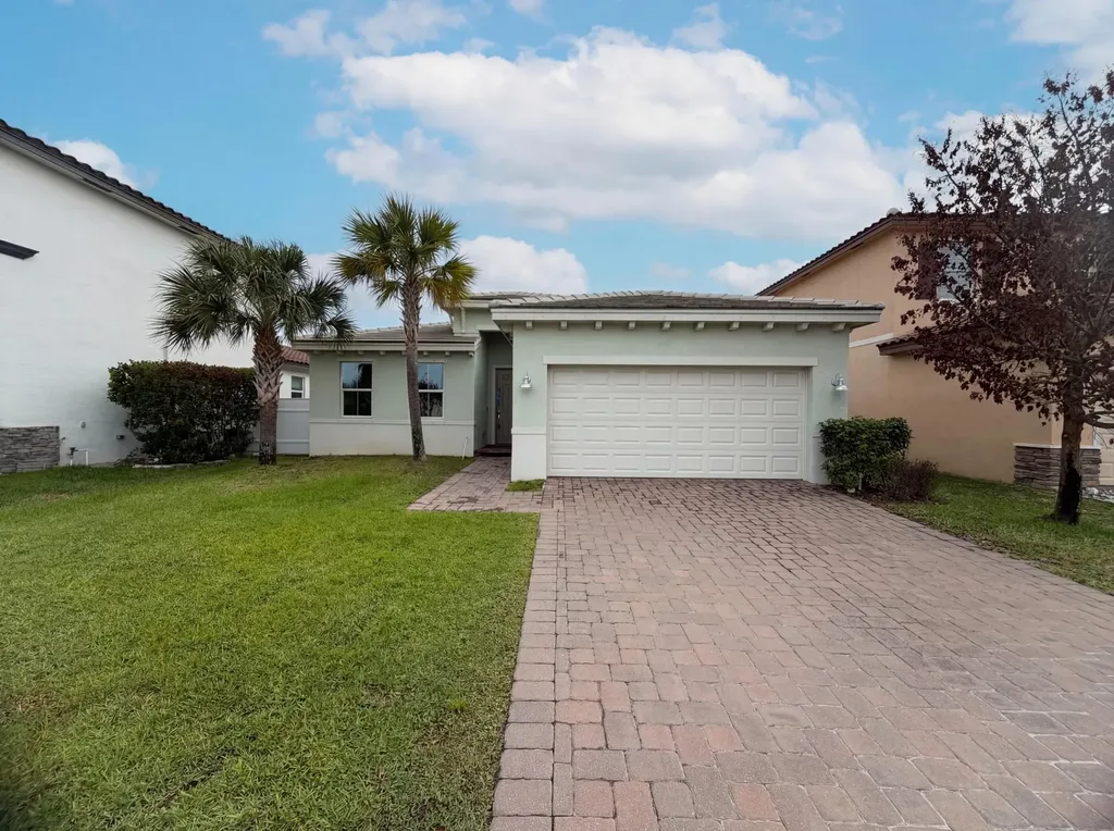 12473 NW Lynch Lane Port St Lucie FL 34987