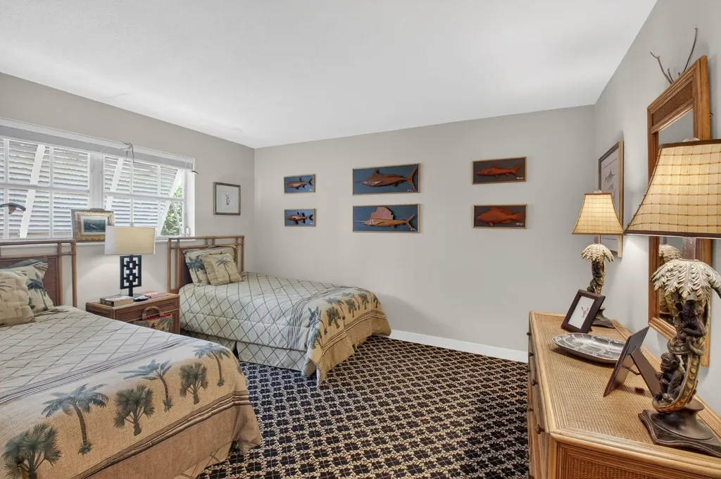 30 Spanish River Drive Ocean Ridge FL 33435