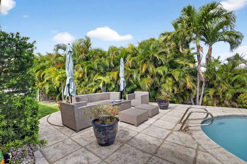 30 Spanish River Drive Ocean Ridge FL 33435