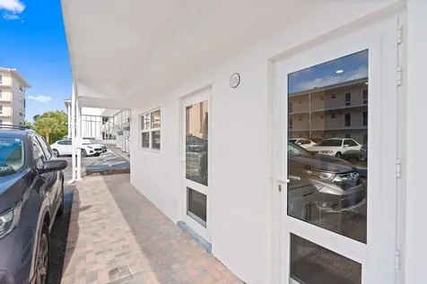 1461 S Ocean Boulevard Lauderdale By The Sea FL 33062