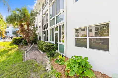 1461 S Ocean Boulevard Lauderdale By The Sea FL 33062