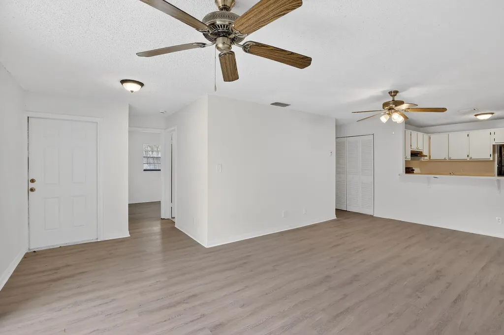 9414 NW 49th Place Sunrise FL 33351
