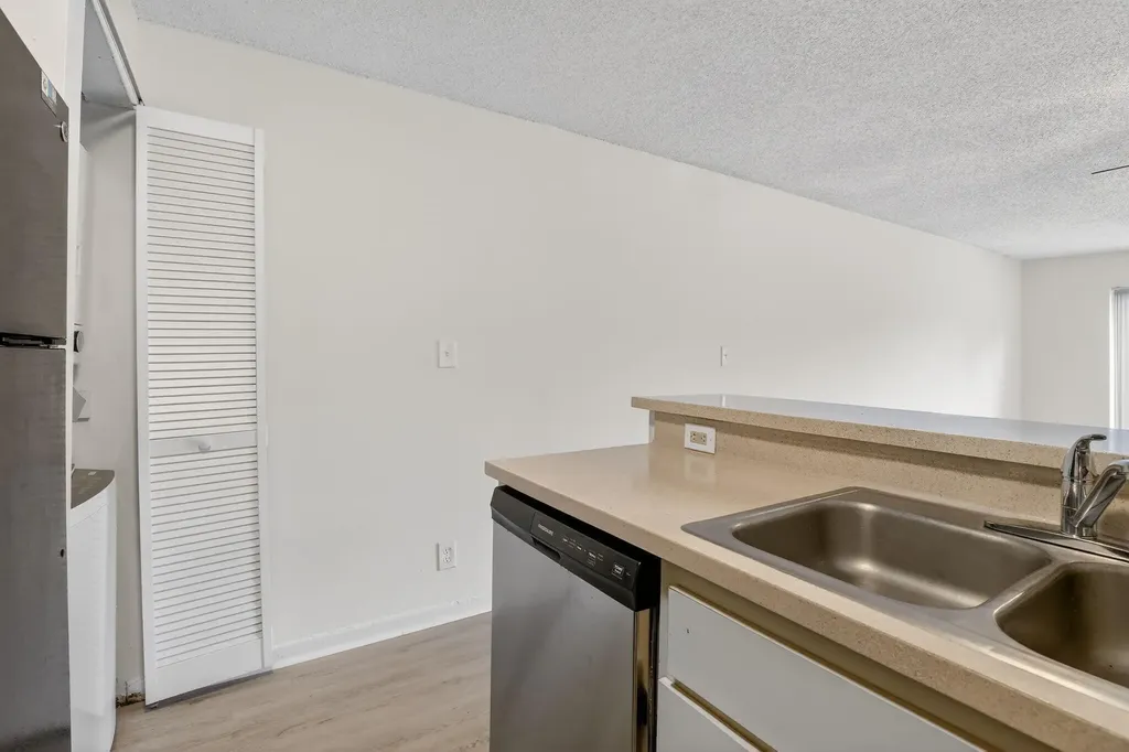 9414 NW 49th Place Sunrise FL 33351