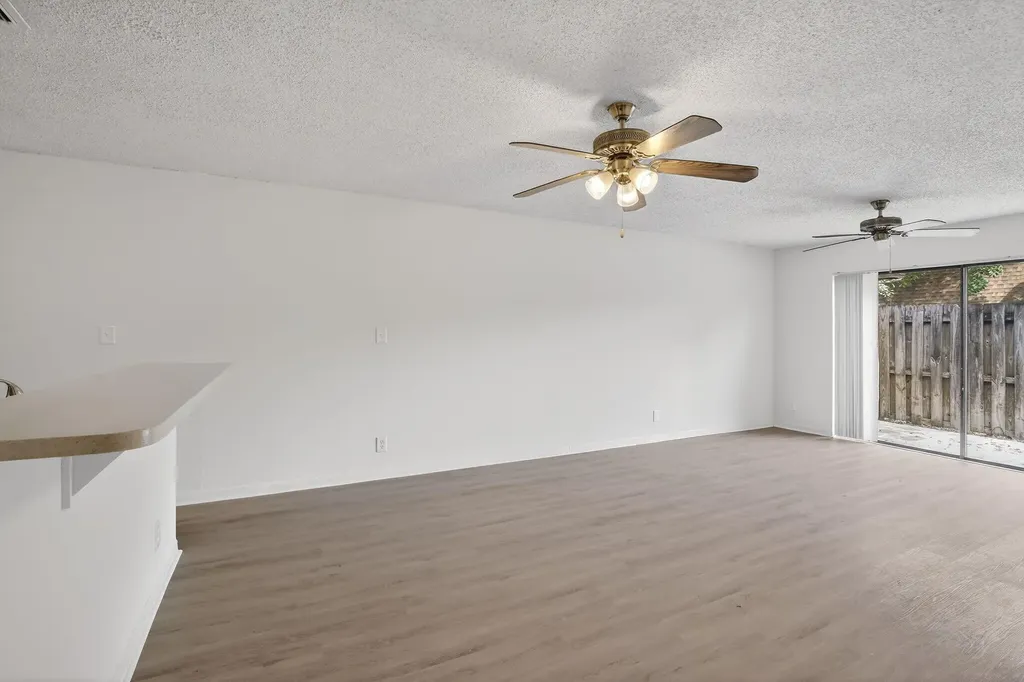 9414 NW 49th Place Sunrise FL 33351