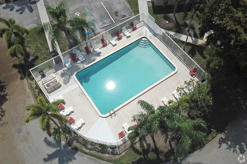9414 NW 49th Place Sunrise FL 33351