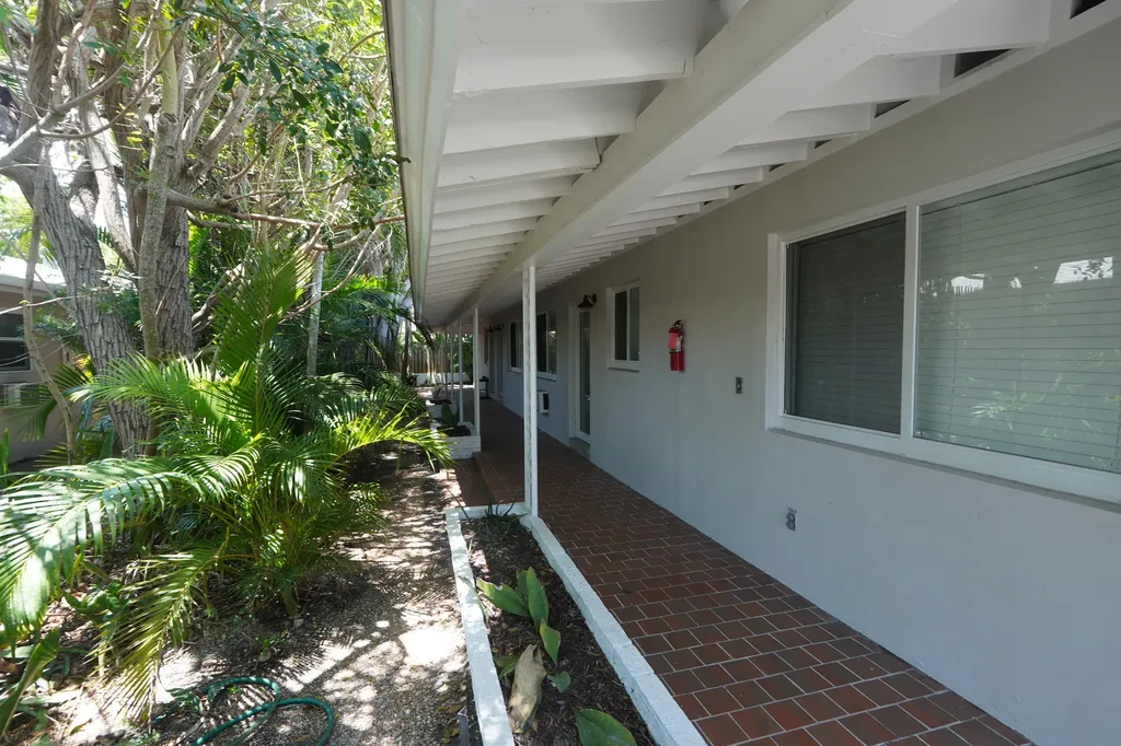 631 NE 17th Way Fort Lauderdale FL 33304