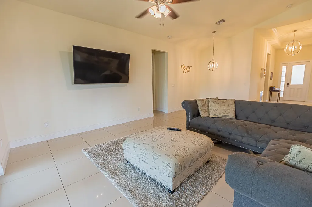 930 SW Versailles Avenue Port St Lucie FL 34953