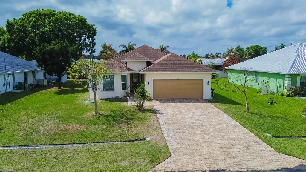 930 SW Versailles Avenue Port St Lucie FL 34953