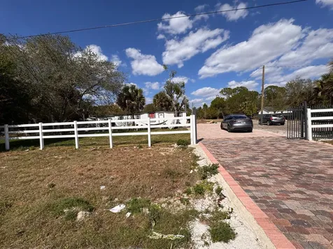 357 Hunting Club Avenue Clewiston FL 33440