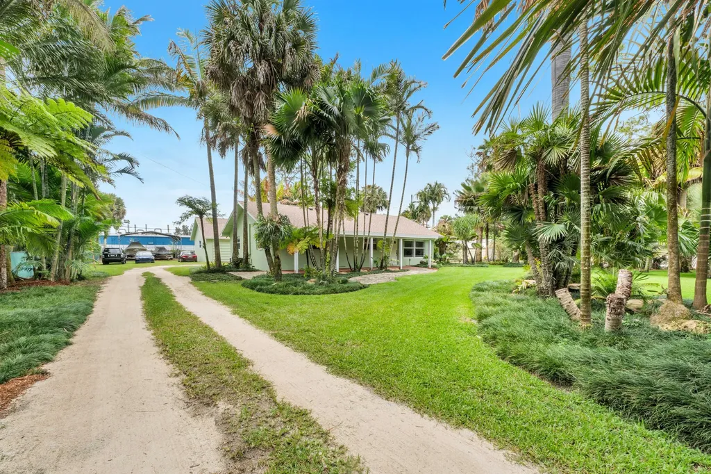 6863 Imperial Drive West Palm Beach FL 33411