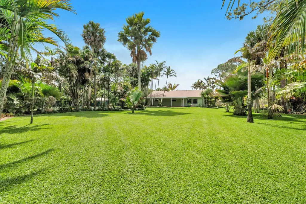 6863 Imperial Drive West Palm Beach FL 33411