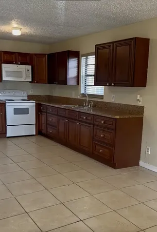 50 NW 8th Avenue Dania Beach FL 33004