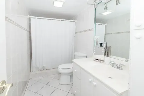5055 NW 7th Street Miami FL 33126