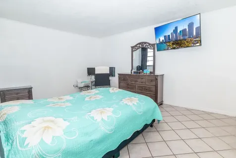 5055 NW 7th Street Miami FL 33126