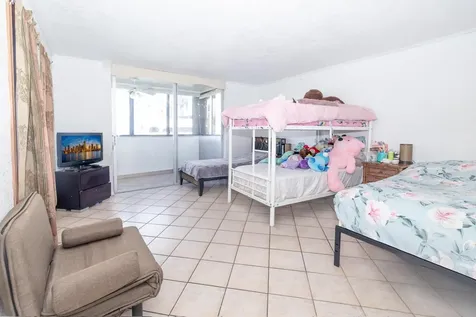 5055 NW 7th Street Miami FL 33126