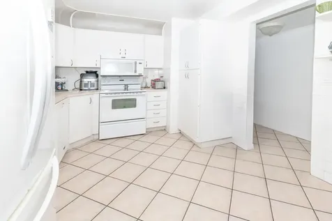 5055 NW 7th Street Miami FL 33126