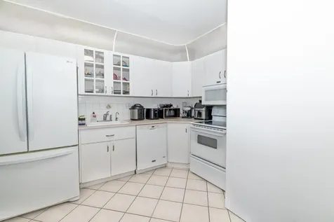 5055 NW 7th Street Miami FL 33126