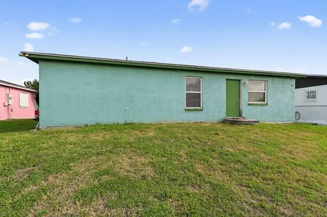 1582 Reverend Jesse Biggs Boulevard Pahokee FL 33476