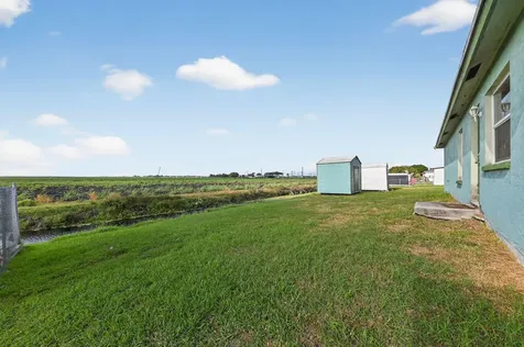 1582 Reverend Jesse Biggs Boulevard Pahokee FL 33476